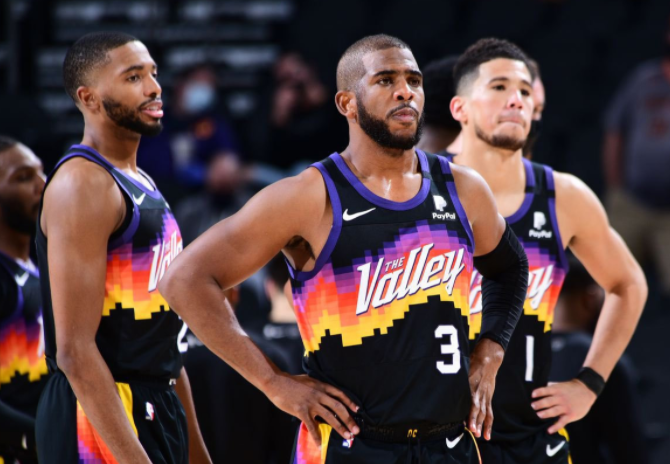 在一桌牌的 在一桌牌的